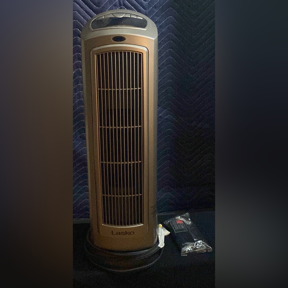 Lasko 755320 Oscillating Digital Ceramic Tower Heater for Home - Silver